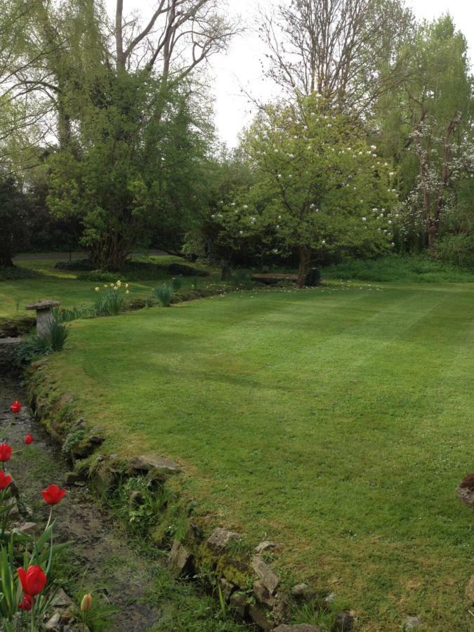 The Old Farmhouse Windsor Exterior foto